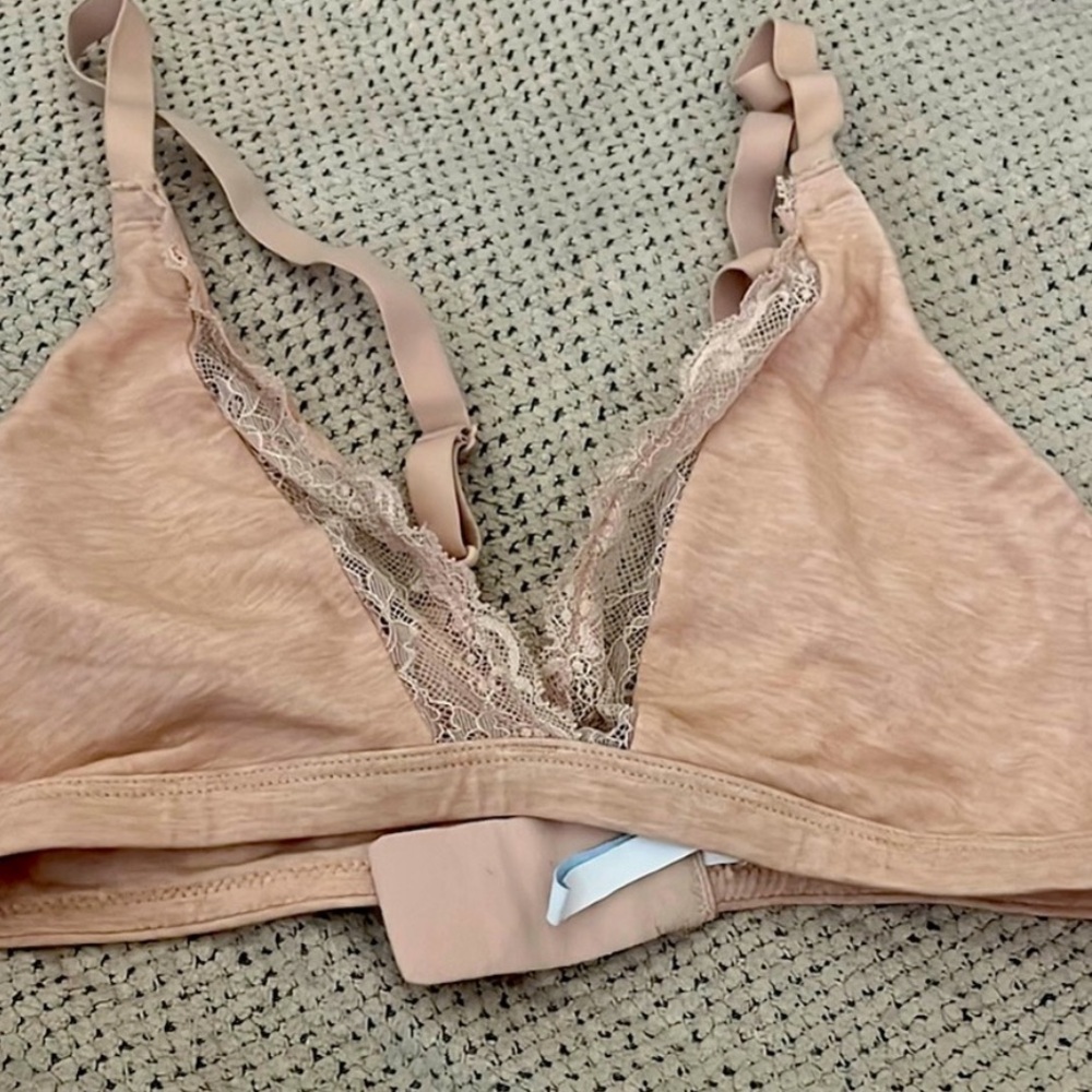 GAP Tan Wireless Bra Seamless Comfort